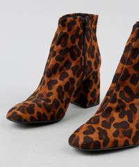 Bota-Feminina-Estampada-Animal-Print-Bico-Redondo-em-Suede-Caramelo-9526830-Caramelo_2 Bota-Feminina-Estampada-Animal-Print-Bico-Redondo-em-Suede-Caramelo-9526830-Caramelo_2