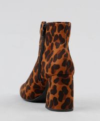 Bota-Feminina-Estampada-Animal-Print-Bico-Redondo-em-Suede-Caramelo-9526830-Caramelo_3 Bota-Feminina-Estampada-Animal-Print-Bico-Redondo-em-Suede-Caramelo-9526830-Caramelo_3