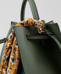 Bolsa-Feminina-Bucket-Media-com-Lenco-Estampado-Floral-Verde-Militar-9255539-Verde_Militar_6