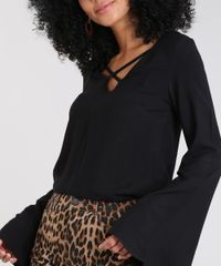 Blusa-Feminina-com-Tiras-Cruzadas-Manga-Sino-Preta-9549861-Preto_4