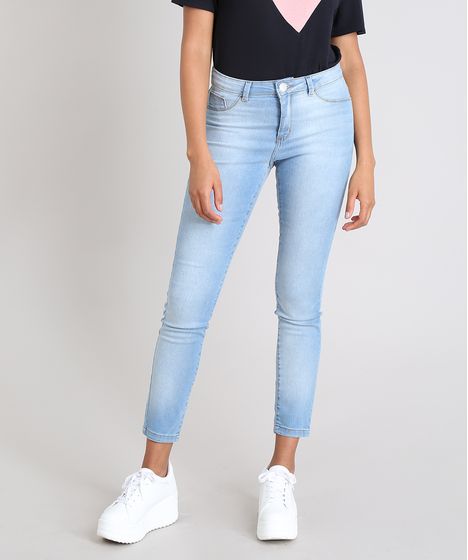 calça jeans claro feminina
