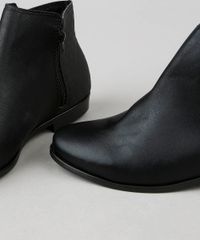 Bota-Feminina-Moleca-Bico-Redondo-com-Recorte-Texturizado-Preta-9517427-Preto_5