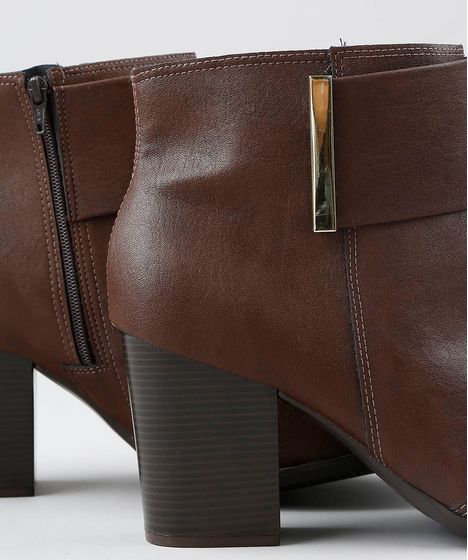 bota beira rio bico fino preta