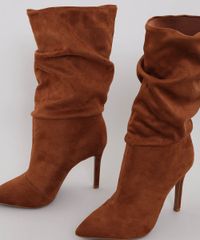 Bota-Feminina-em-Suede-Bico-Fino-Caramelo-9526826-Caramelo_5