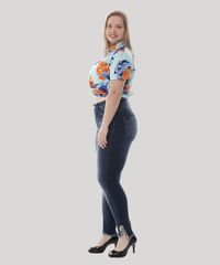 Calca-Jeans-Feminina-Cigarrete-Barra-Desfiada-com-Strass-Plus-Size--Azul-Medio-9582665-Azul_Medio_3