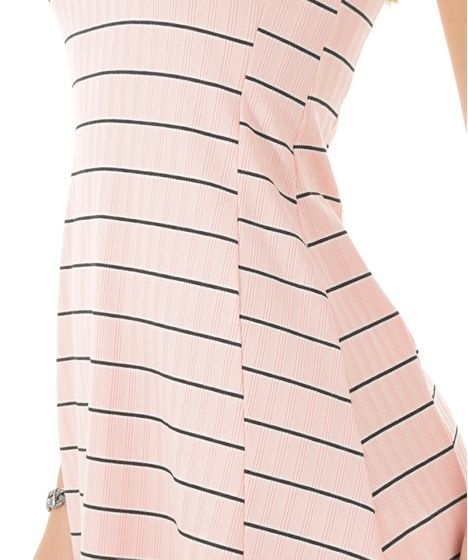 vestido listrado rosa