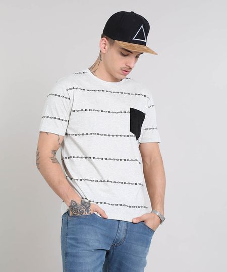Camiseta-Masculina-Estampada-Etnica-com-Bolso-Gola-Careca-Manga-Curta-Cinza-Mescla-Claro-9460148-Cinza_Mescla_Claro_1