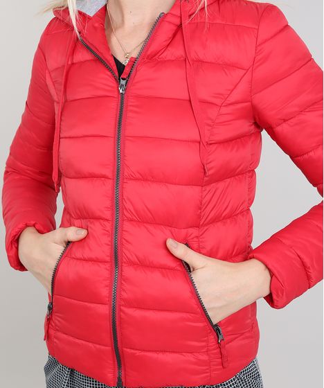 jaqueta vermelha com capuz