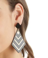 Brinco-em-Acrilico-Preto-8499965-Preto_2