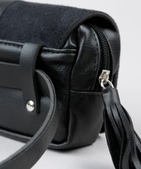 Pochete-Feminina-Com-Tessel-E-Recorte-Frontal-Preto-9439073-Preto_4