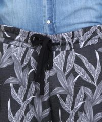 Bermuda-Masculina-Relaxed-Estampada-de-Folhagem-em-Moletom-Preta-9467474-Preto_2