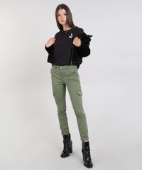 Blusa-Feminina-com-Bolso-e-Caveira-Manga-Curta-Decote-Redondo-Preta-9609584-Preto_3