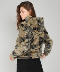 Jaqueta-Feminina-em-Pelo-Estampada-Camuflada-com-Capuz-Verde-Militar-9421229-Verde_Militar_2