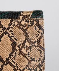 Bolsa-Feminina-Transversal-Pequena-Croco-Estampada-Animal-Print-com-Recortes-Bege-9483492-Bege_6