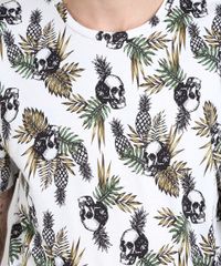 Camiseta-Masculina-Estampada-de-Abacaxis-com-Caveiras-Manga-Curta-Gola-Careca-Off-White-9511116-Off_White_4