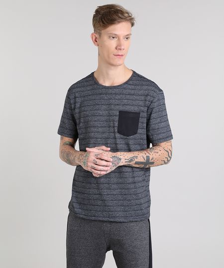 Camiseta-Masculina-Basica-Listrada-com-Bolso-Manga-Curta-Gola-Careca-Cinza-Mescla-Escuro-9555301-Cinza_Mescla_Escuro_1