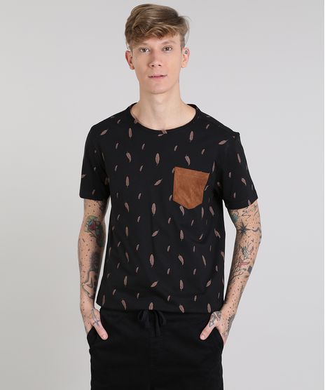 Camiseta-Masculina-Estampada-de-Penas-com-Bolso-Manga-Curta-Gola-Careca-Preta-9548221-Preto_1