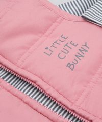 Conjunto-Infantil-de-Body-Listrado-Manga-Longa-Cinza---Colete-Puffer-Rosa---Calca-Estampada-Floral-em-Moletom-Branca-9450982-Branco_4