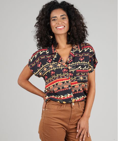 Camisa-Feminina-Estampada-Floral-com-Bolso-Manga-Curta-Preto-9530002-Preto_1
