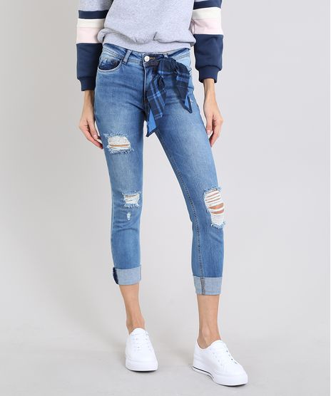 Calca-Jeans-Feminina-Cropped-com-Rasgos-e-Bandana-Estampada-Xadrez-Azul-Medio-9589276-Azul_Medio_1