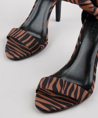 Sandalia-Feminina-Estampada-Animal-Print-com-Amarracao-Caramelo-9568401-Caramelo_2